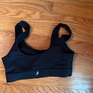 Black sports bra / top